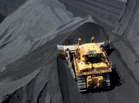 在新政策的推动下煤炭产量逐渐恢复
